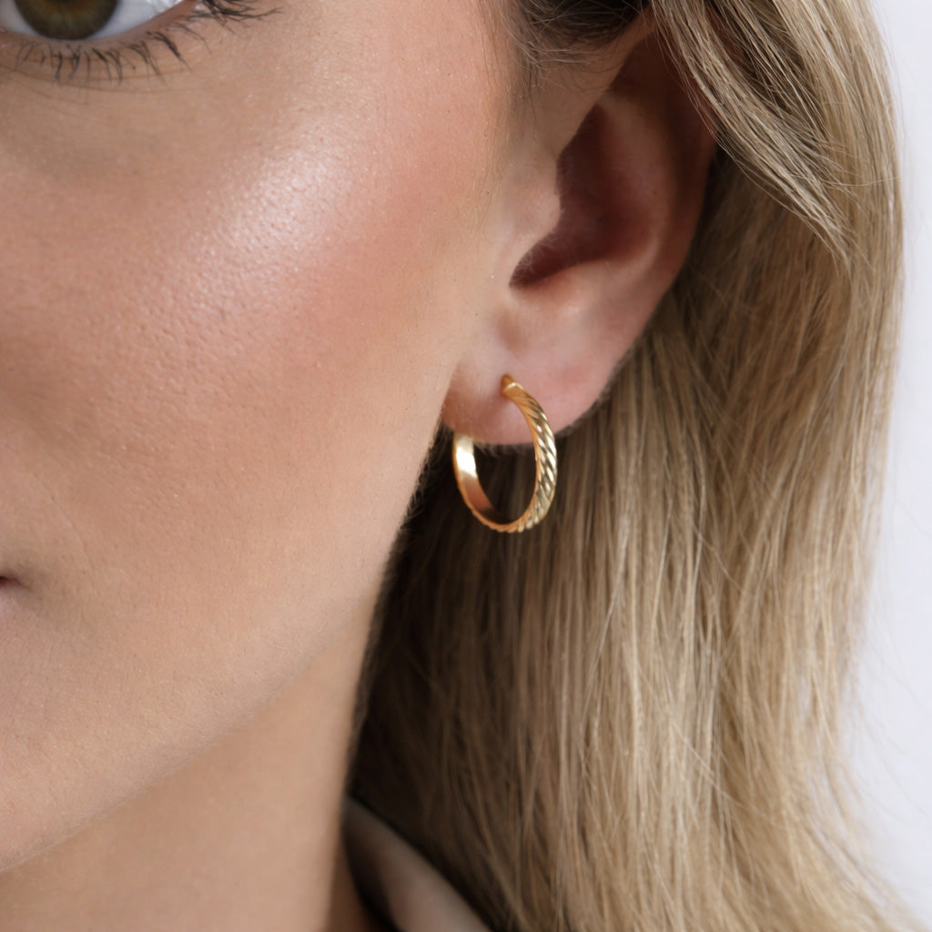 Damen Creolen 375 Gold strukturiert - 17,5mm oder 24mm