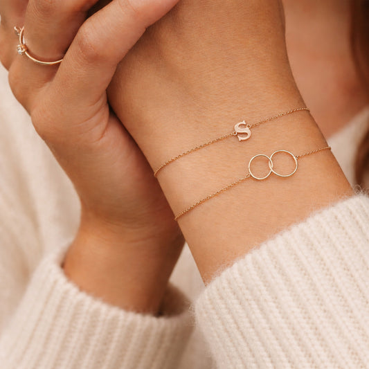 Armband aus 585er Gold, Ankerkette mit Buchstabenanhänger