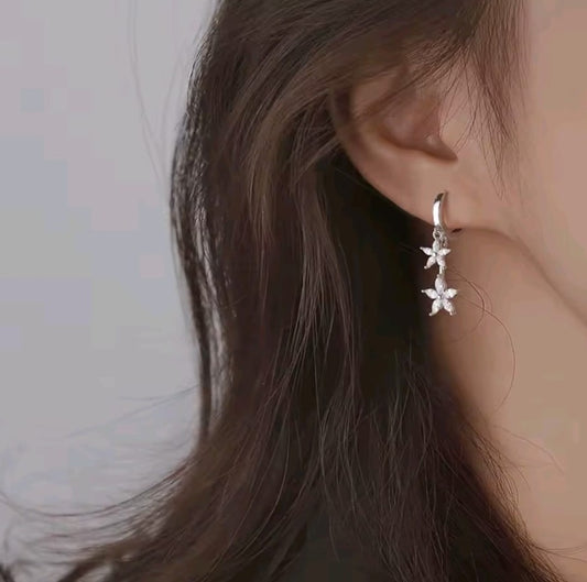 Ohrringe aus 925er Sterling-Silber, Hängende Zirkonia Blumen