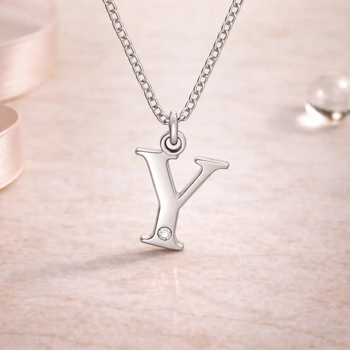 Buchstaben-Anhänger mit Kette 925er Sterling Silber mit Diamant – Flachpanzerkette 45cm