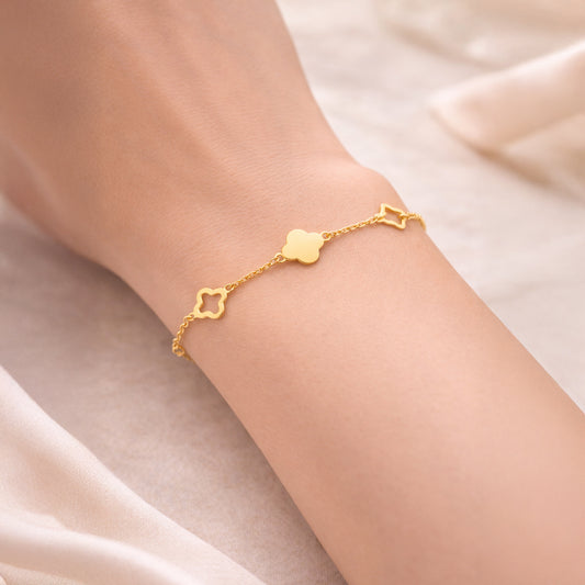 Tragebild Damen 333 Goldarmband mit Kleeblatt-Elementen