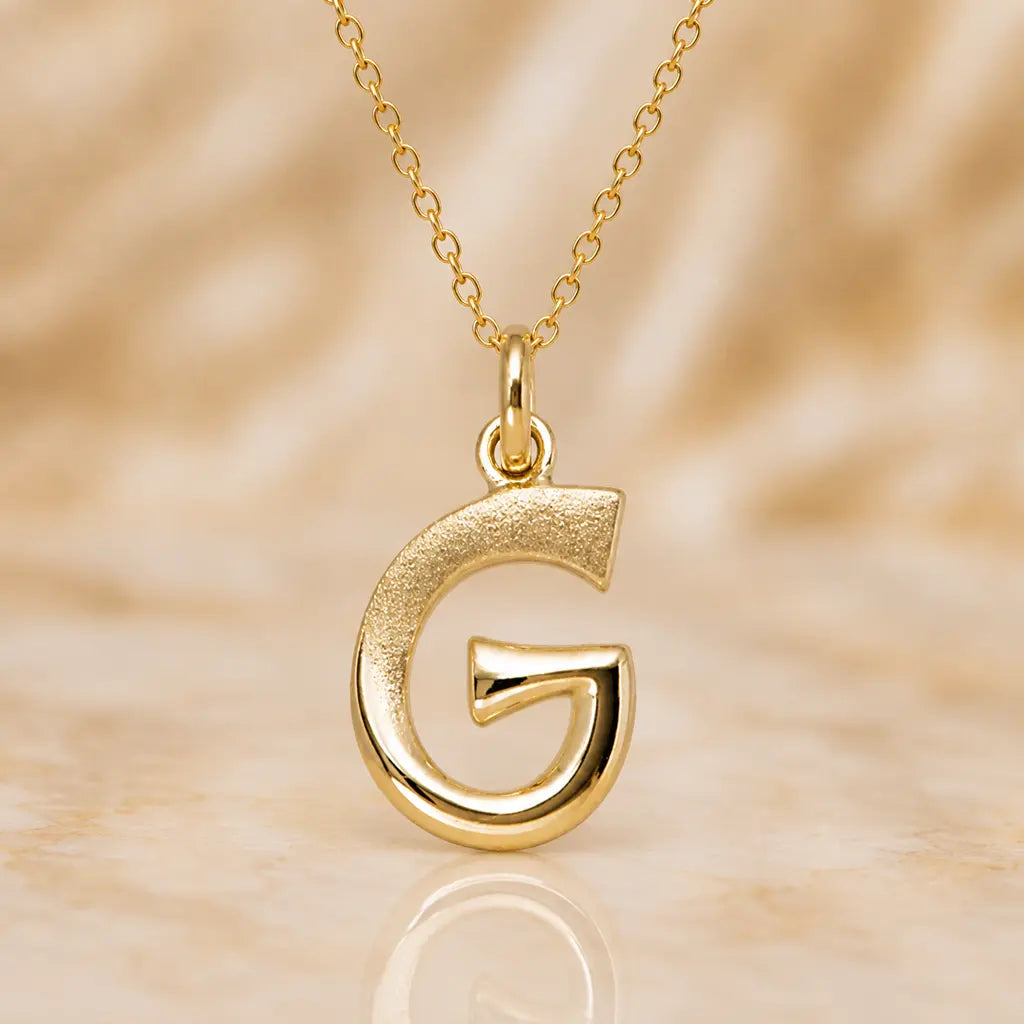 Buchstaben Anhänger Damen 375 Gelbgold matt glänzend 18mm - optional mit Kette 45cm