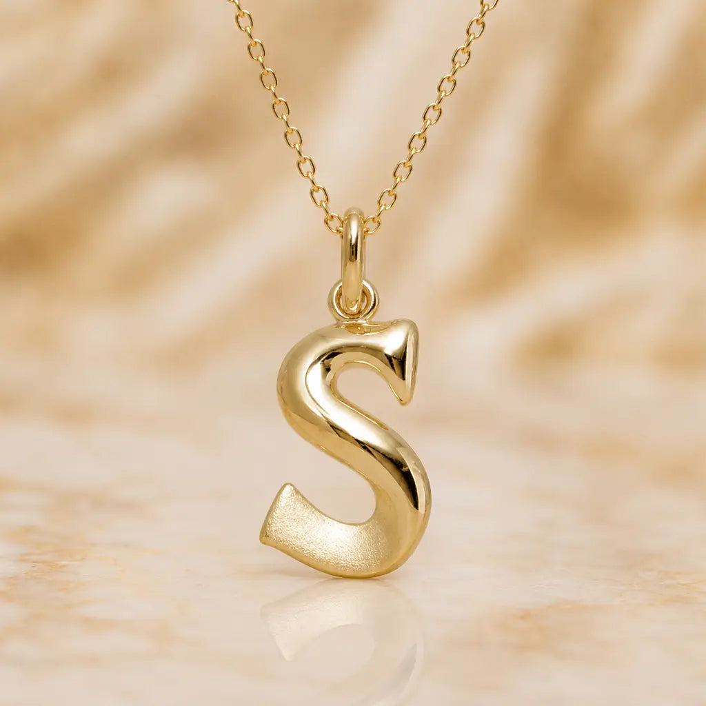 Buchstaben Anhänger Damen 375 Gelbgold matt glänzend 18mm - optional mit Kette 45cm