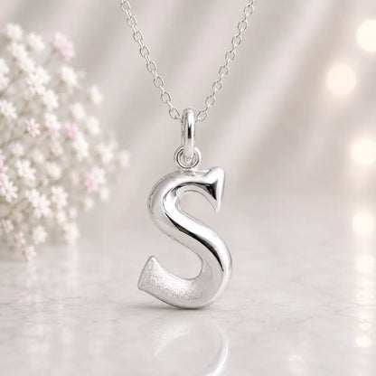 Buchstaben Anhänger Damen 925 Sterling Silber matt glänzend 18mm - optional mit Kette 45cm