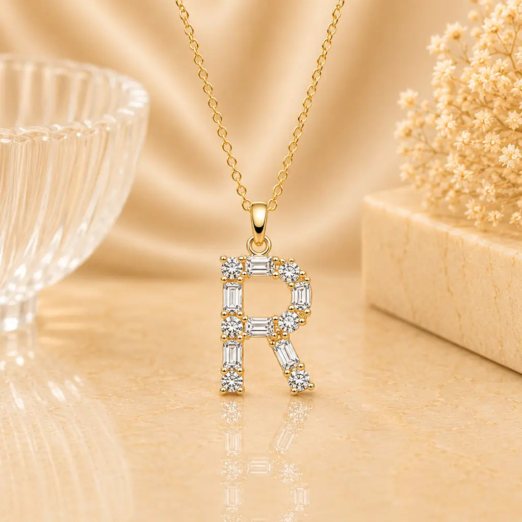 Buchstabencollier Damen 925 Sterling Silber vergoldet Zirkonia Baguette Cut - Mit Kette 45cm
