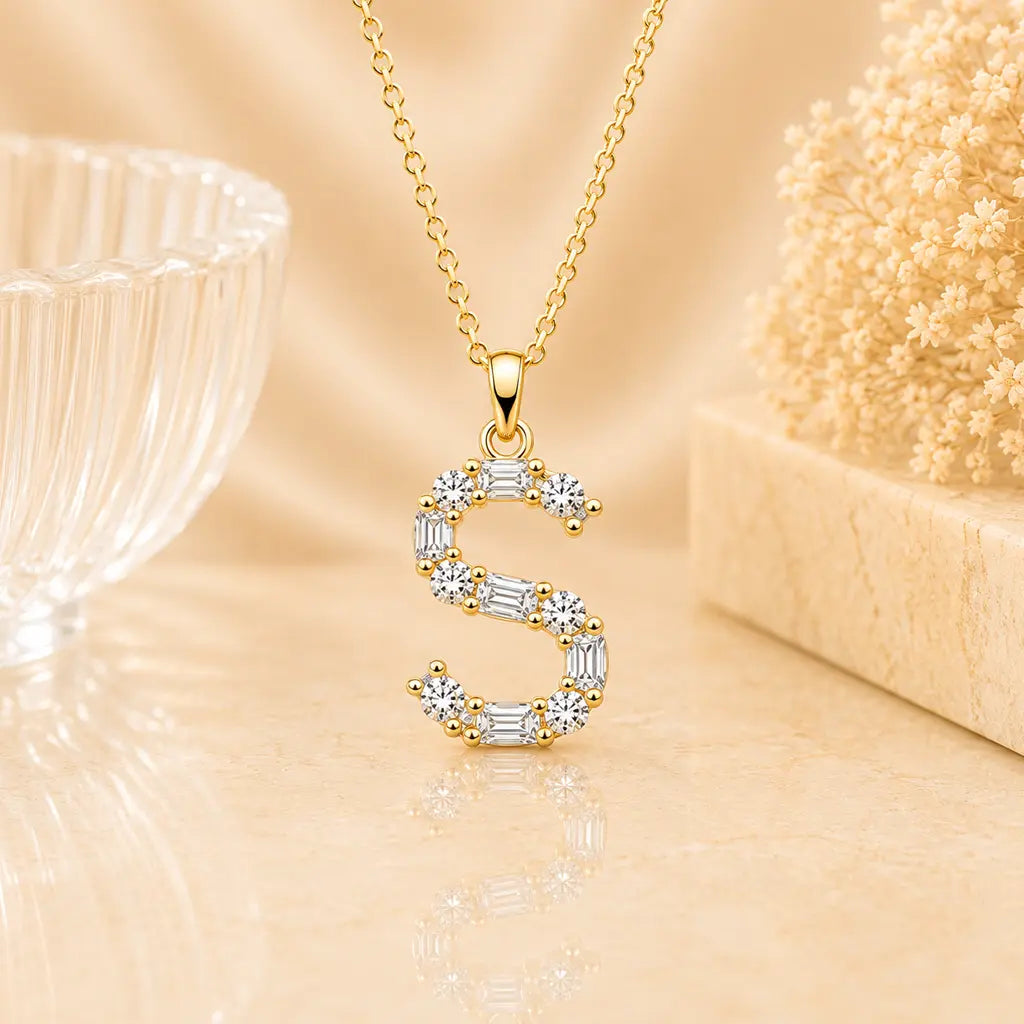 Buchstabencollier Damen 925 Sterling Silber vergoldet Zirkonia Baguette Cut - Mit Kette 45cm
