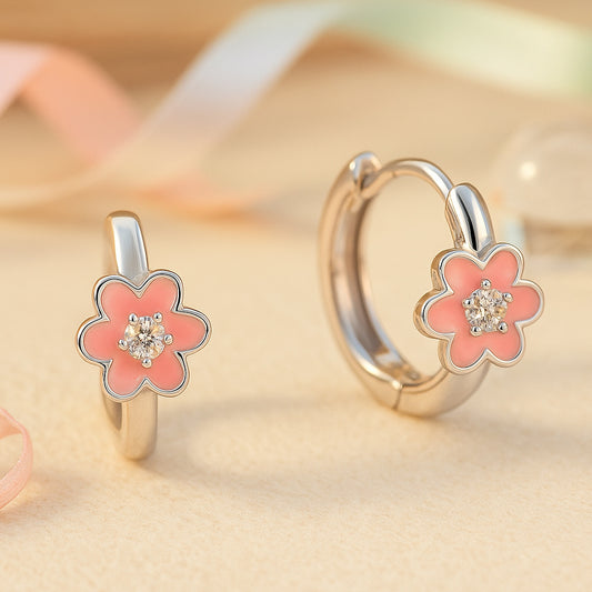 Silberne Kinderohrringe mit rosa Blütenanhänger und funkelndem Stein, hypoallergen; zarte Blumen-Creolen für Mädchen, ideal als Geschenk