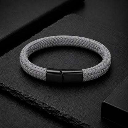 Braid Lock Grey - Geflochtenes Lederarmband für Herren in grau gravierbar | Edelstahl Magnetverschluss