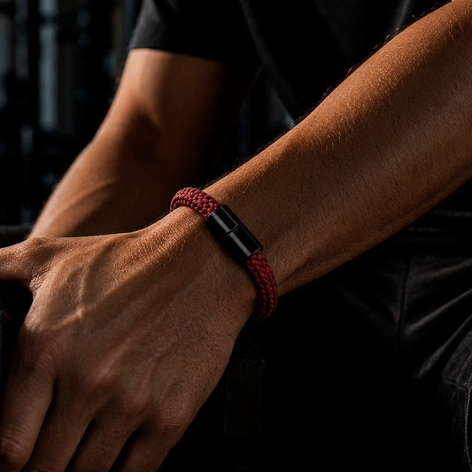 Braid Lock Red - Geflochtenes Lederarmband für Herren in rot gravierbar | Edelstahl Magnetverschluss
