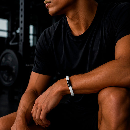 Braid Lock White - Geflochtenes Lederarmband für Herren in weiß gravierbar | Edelstahl Magnetverschluss
