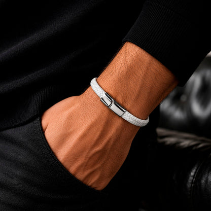 Braid Lock White Silver – Lederarmband für Herren gravierbar Weiß | Edelstahl Magnetverschluss