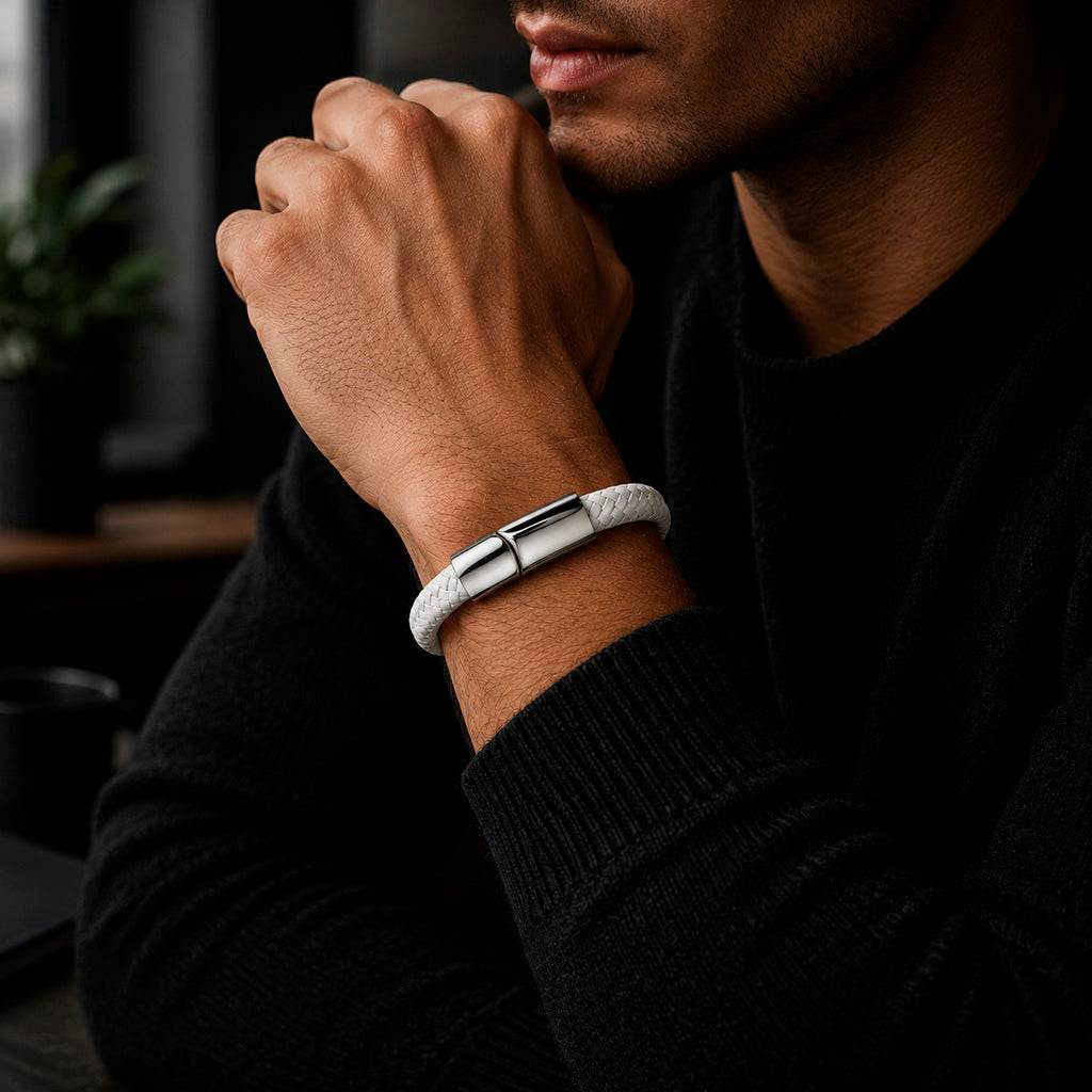 Braid Lock White Silver – Lederarmband für Herren gravierbar Weiß | Edelstahl Magnetverschluss