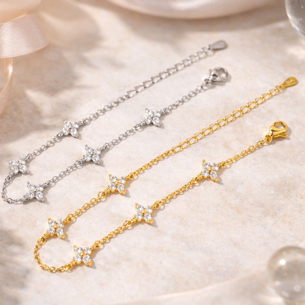 Elegantes Kleeblatt Armband aus 925 Sterling Silber mit funkelnden Zirkonia, zartes Damenarmband in Silber und Gold