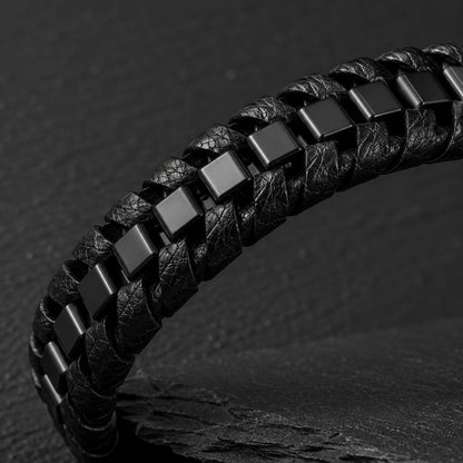 Chain Ride - Lederarmband mit Kettengliedern für Herren gravierbar schwarz | Edelstahl-Magnetverschluss