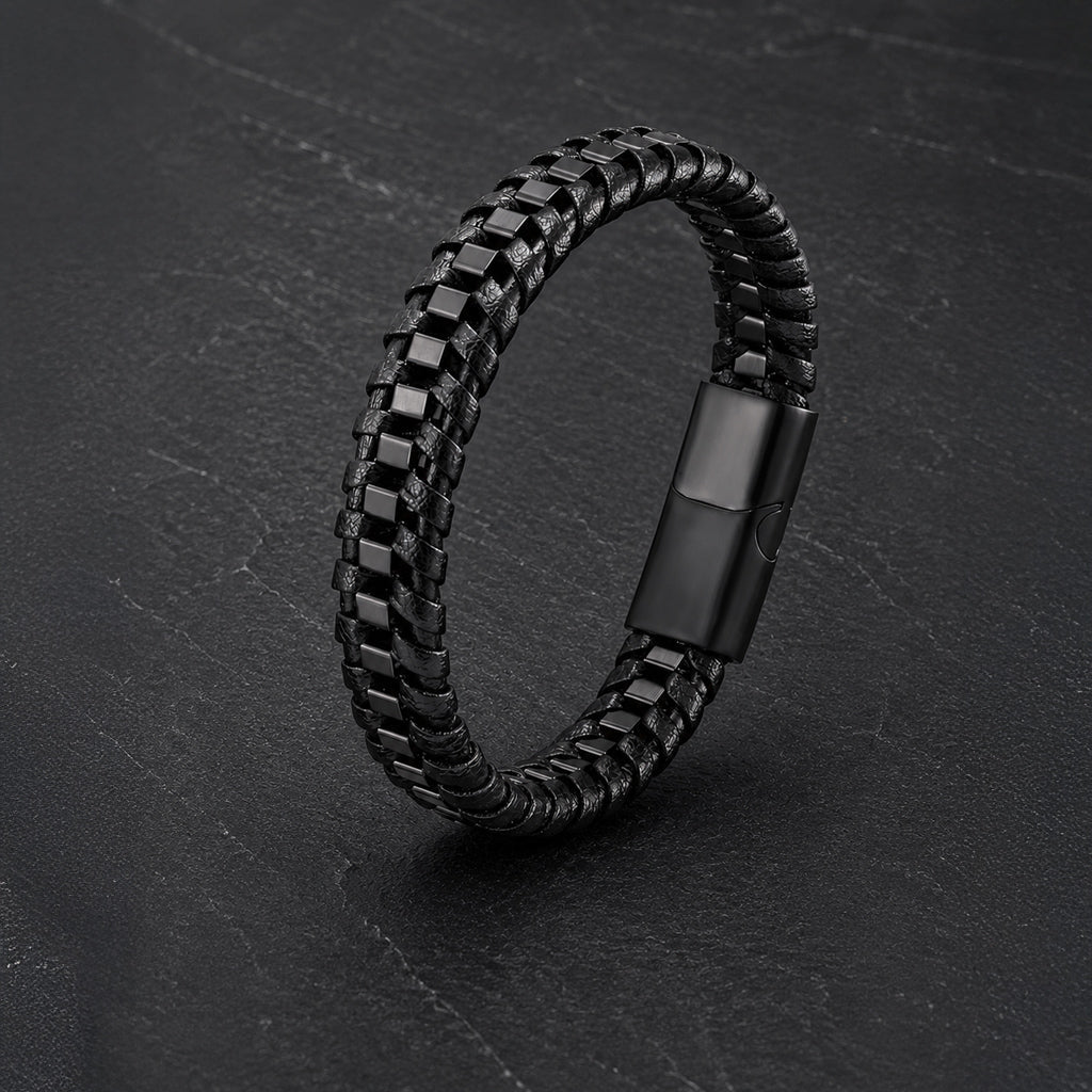 Chain Ride - Lederarmband mit Kettengliedern für Herren gravierbar schwarz | Edelstahl-Magnetverschluss