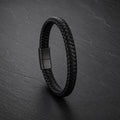 Braid Lock Black - Geflochtenes Lederarmband für Herren in schwarz gravierbar | Edelstahl Magnetverschluss