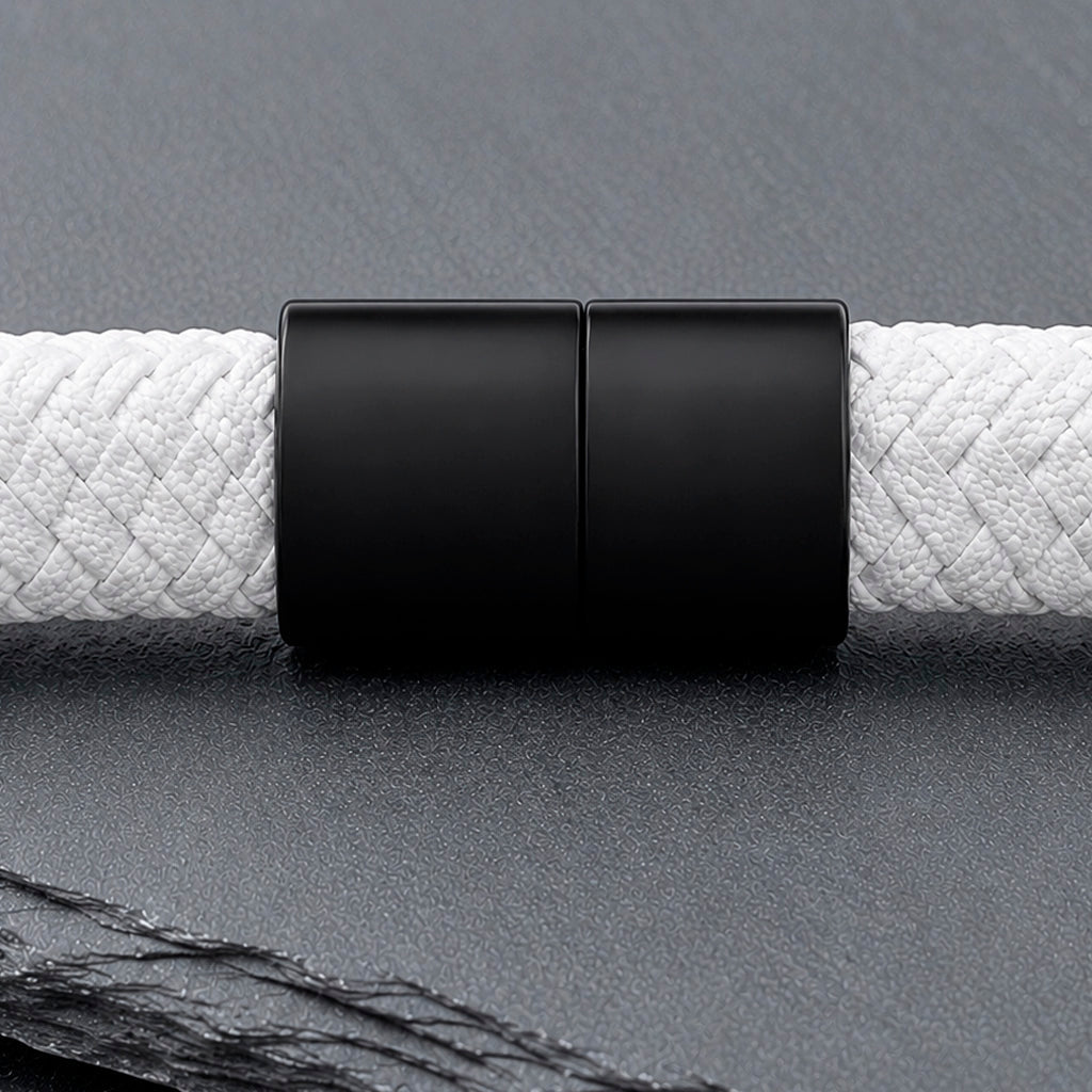 Braid Lock White - Geflochtenes Lederarmband für Herren in weiß gravierbar | Edelstahl Magnetverschluss