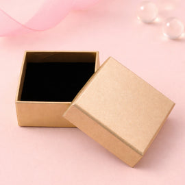 Schmucketui in Gold, 7cm x 7cm x 3cm