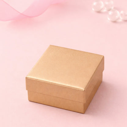 Schmucketui in Gold, 7cm x 7cm x 3cm
