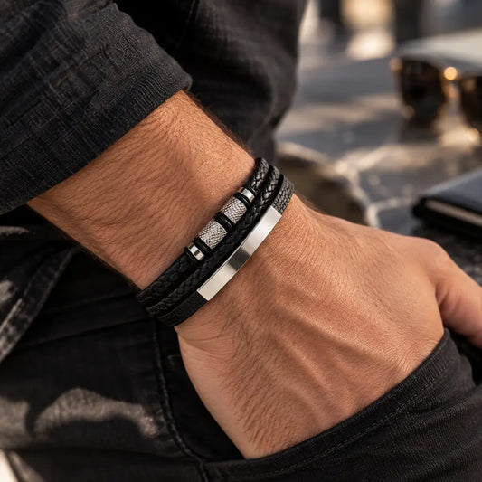 Steel Spin Silver - Lederarmband für Herren in Schwarz mit Edelstahldetails & Gravurplatte | Edelstahl Magnetverschluss
