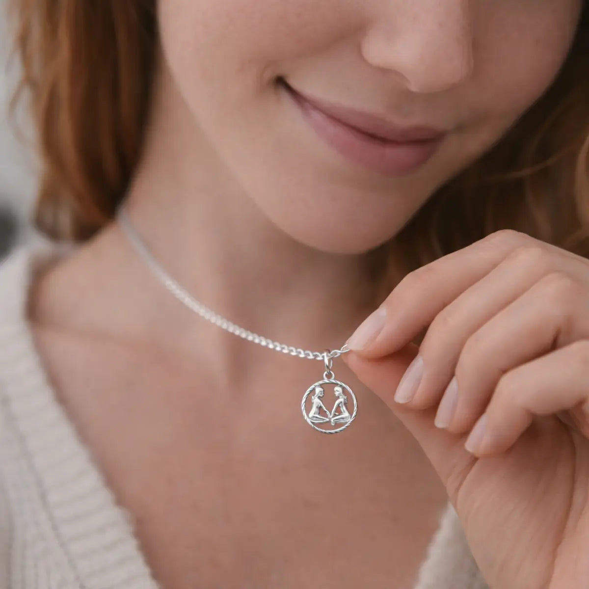 Sternzeichen Anhänger Damen 925 Sterling Silber rhodiniert 15mm - optional 45cm Kette