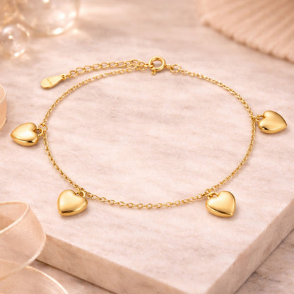Vergoldetes 925 Sterling Silber Armband mit 4 Herzanhängern